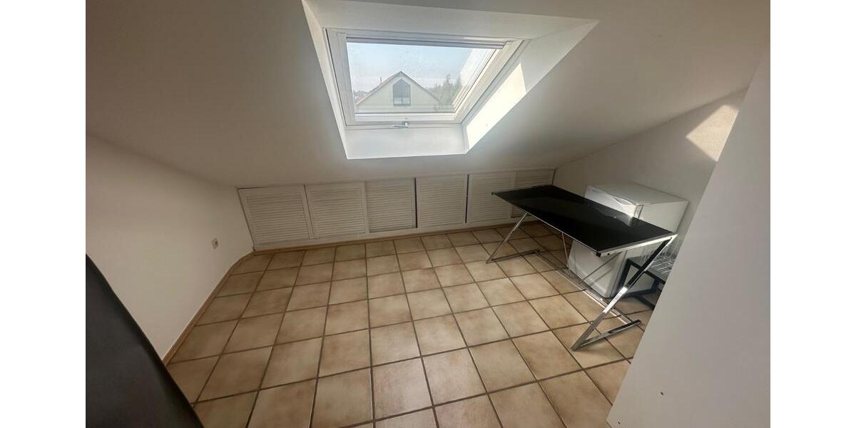 Dachgeschoßwohnung Alsbach-Hähnlein Hähnlein - 2.5 Zimmer, 75 m&sup2;, 1.100&euro; | Angebot:25282092