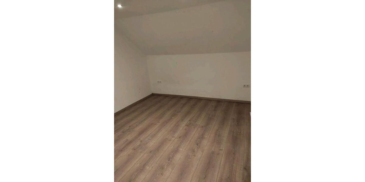 Einfamilienhaus Üttfeld - 7 Zimmer, 140 m&sup2;, 1.050&euro; | Angebot:24735854