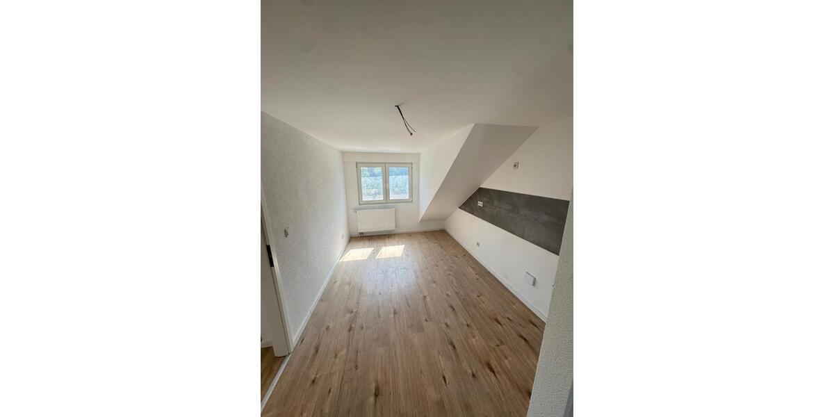 Dachgeschoßwohnung Sulzbach (Saar) - 2 Zimmer, 40 m&sup2;, 520&euro; | Angebot:26238096