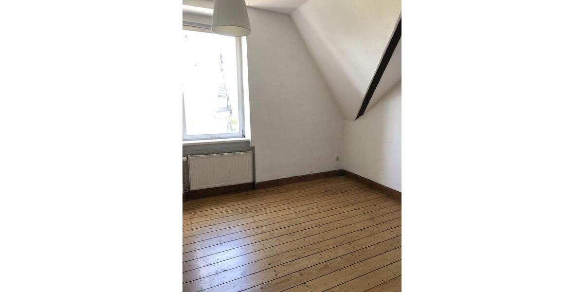 Dachgeschoßwohnung Saarbrücken - 3 Zimmer, 65 m&sup2;, 580&euro; | Angebot:26362184