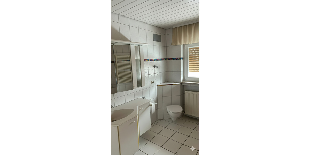 Erdgeschoßwohnung Waldsolms - 3 Zimmer, 120 m&sup2;, 1.050&euro; | Angebot:25752109