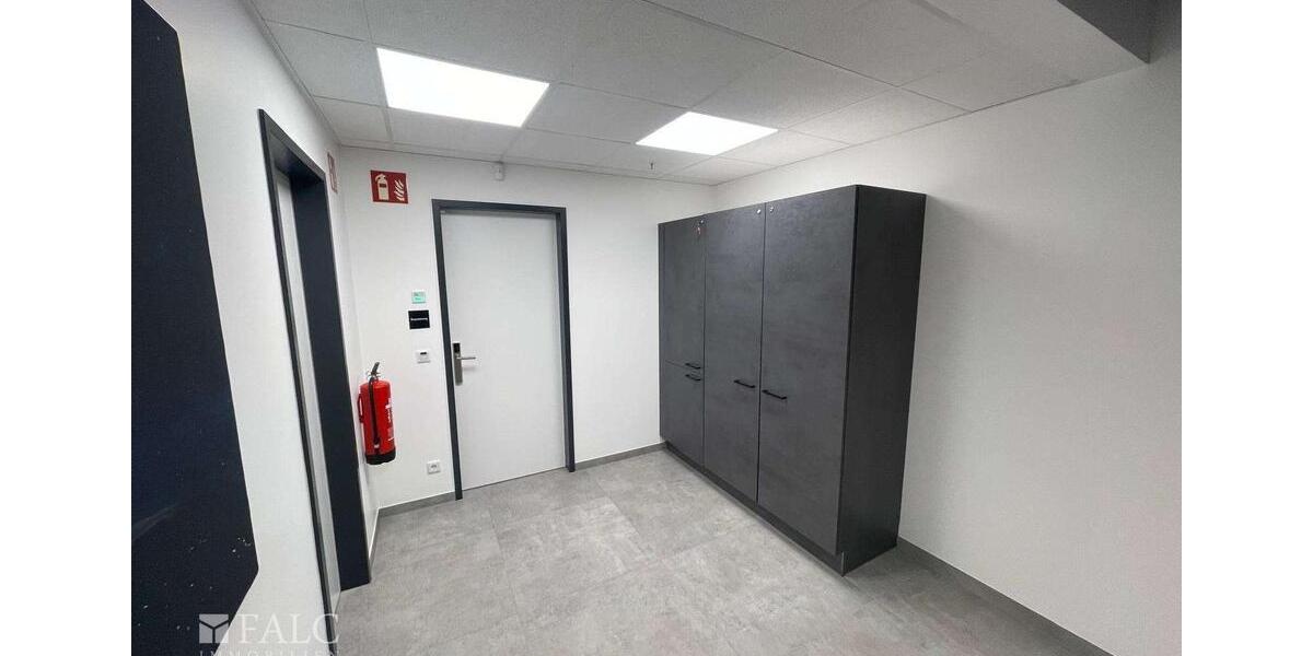 Gewerbeobjekt Solingen Central - 3.360&euro; | Angebot:23883222