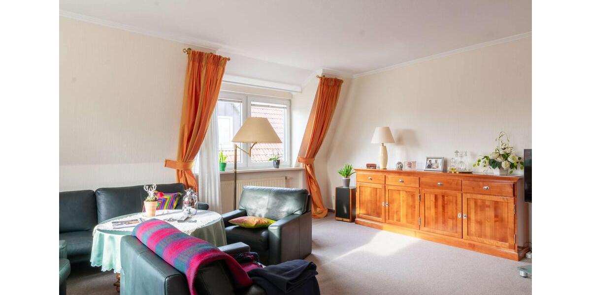 Dachgeschoßwohnung Bad Zwischenahn - 3.5 Zimmer, 127 m&sup2;, 1.200&euro; | Angebot:25783968