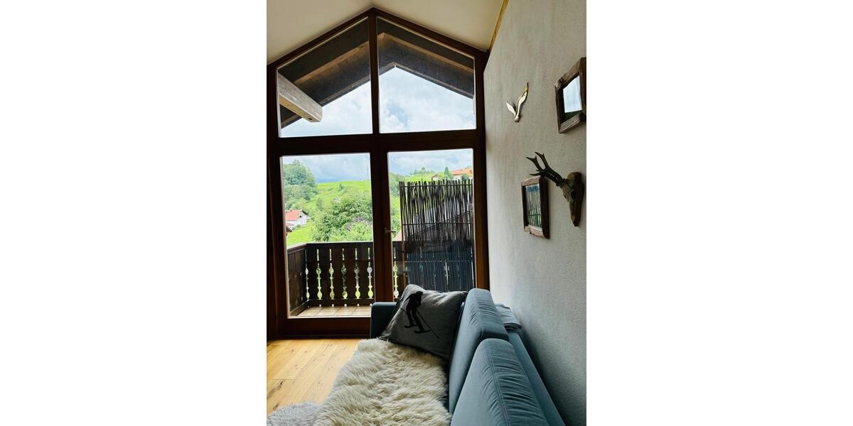 Dachgeschoßwohnung Siegsdorf - 3 Zimmer, 68 m&sup2;, 1.440&euro; | Angebot:26285822