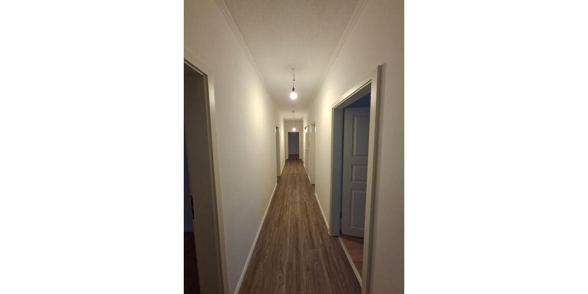 Etagenwohnung Schönebeck (Elbe) - 4 Zimmer, 106 m&sup2;, 800&euro; | Angebot:25052594