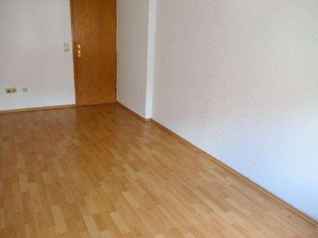 Etagenwohnung Lügde - 4 Zimmer, 95 m&sup2;, 415&euro; | Angebot:26461052