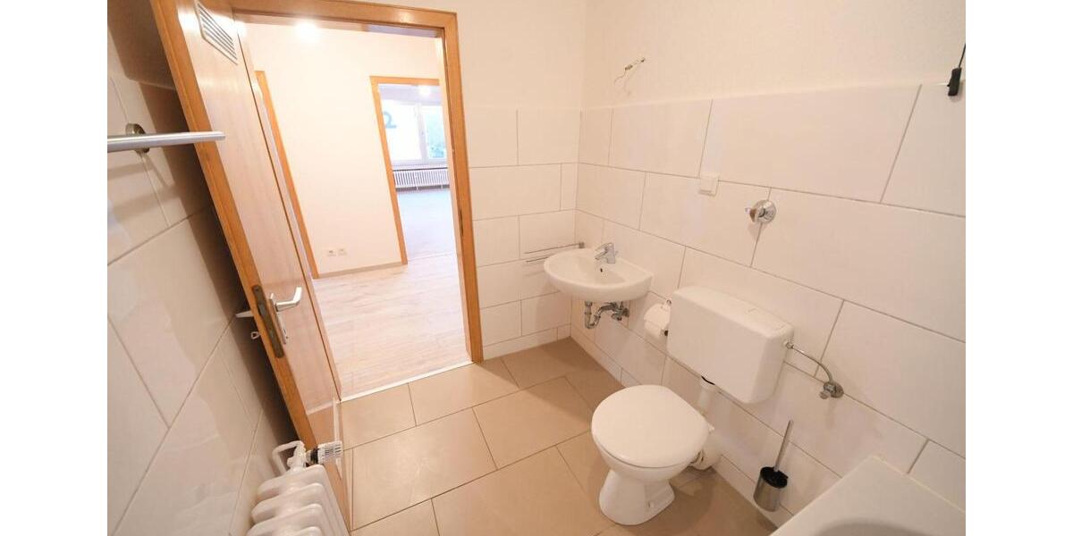 Etagenwohnung Neuss - 3 Zimmer, 85 m&sup2;, 1.300&euro; | Angebot:25171447