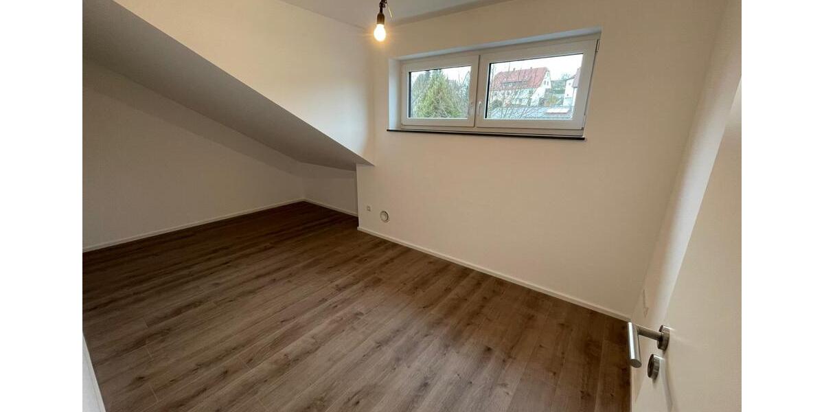 Moderne 3,5 Zi-Wohnung mit großem Balkon in BC zu vermieten 3.5 zimmer