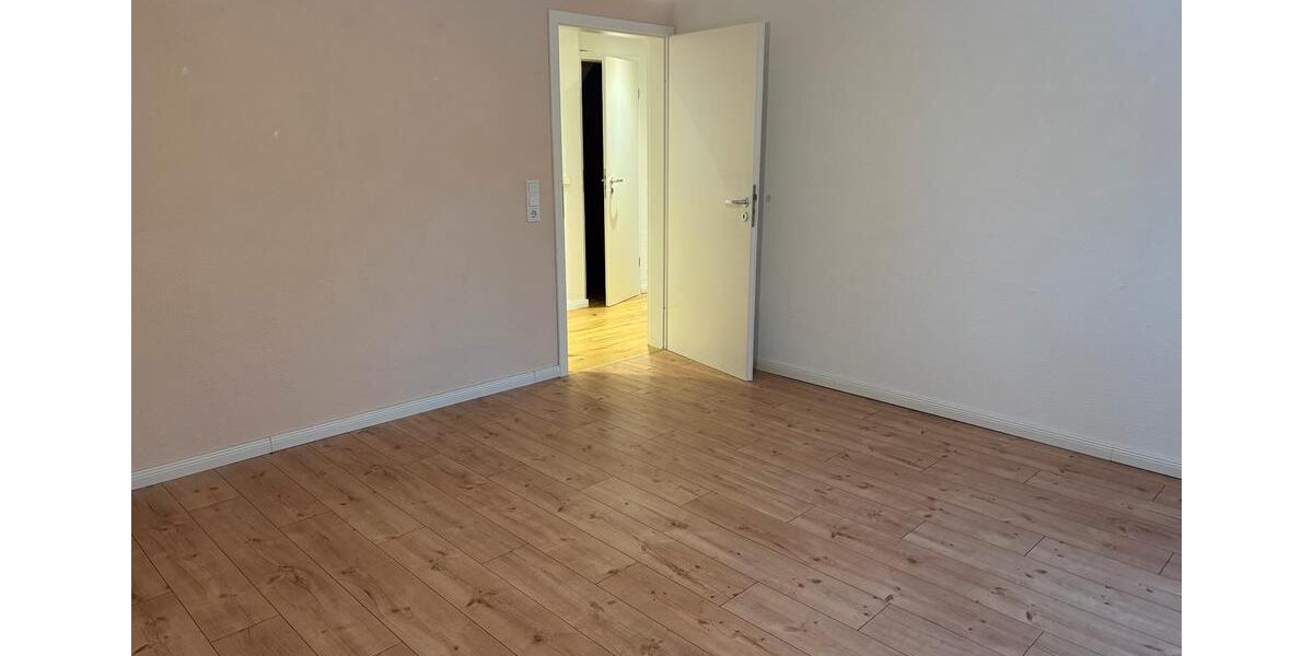 Doppelhaushälfte Flensburg Falkenberg - 5 Zimmer, 190 m&sup2;, 1.950&euro; | Angebot:24713173