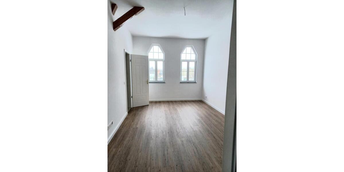 Dachgeschoßwohnung Lychen - 4 Zimmer, 186 m&sup2;, 1.858&euro; | Angebot:23577501