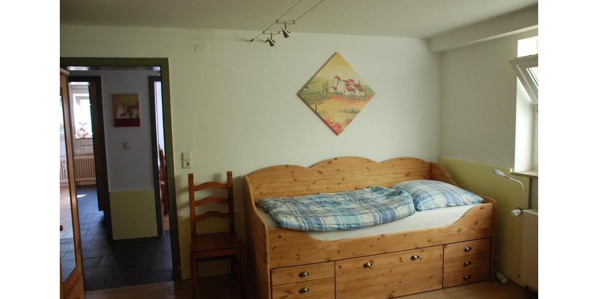 Wohnen auf Zeit Solingen Aufderhöhe - 2 Zimmer, 70 m&sup2;, 60&euro; | Angebot:24347181