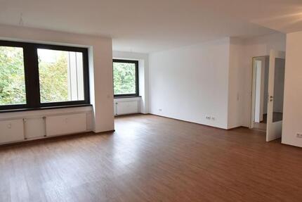 Wohnung Düsseldorf Stadtbezirk 2 - 3 Zimmer, 106 m&sup2;, 1.600&euro; | Angebot:23373800