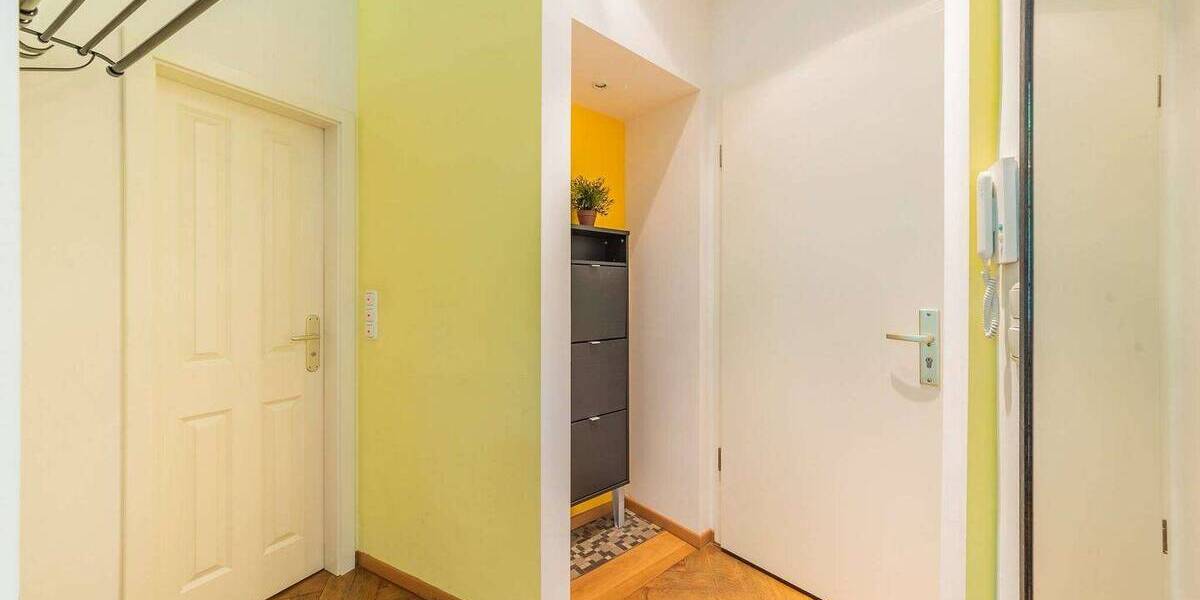 Etagenwohnung Frankfurt am Main Sachsenhausen - 2 Zimmer, 62 m&sup2;, 1.700&euro; | Angebot:26076041