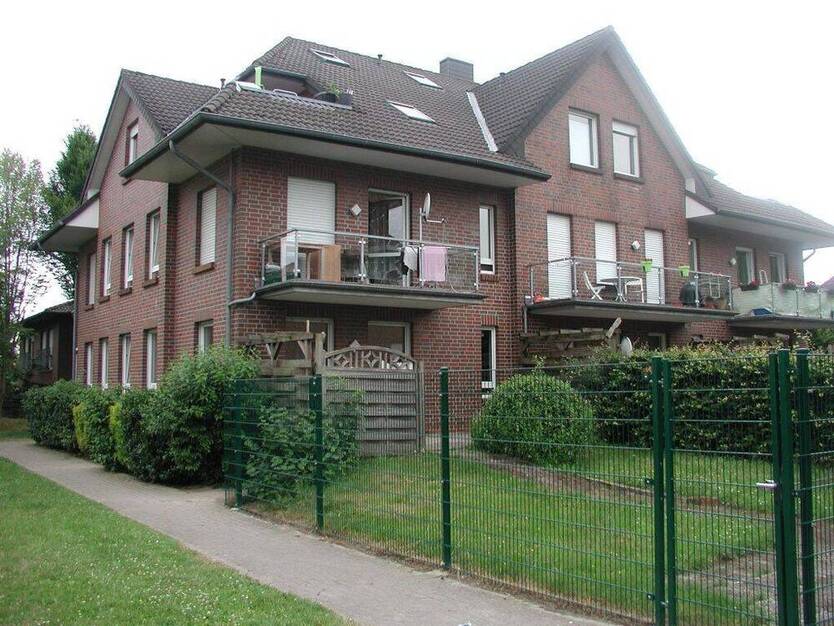 Großzügige EG-Wohnung mit eigenem Garten