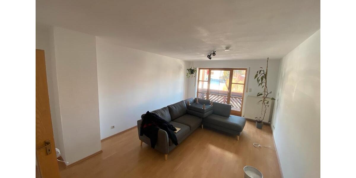 Etagenwohnung Waldershof - 3 Zimmer, 80 m&sup2;, 960&euro; | Angebot:25174932