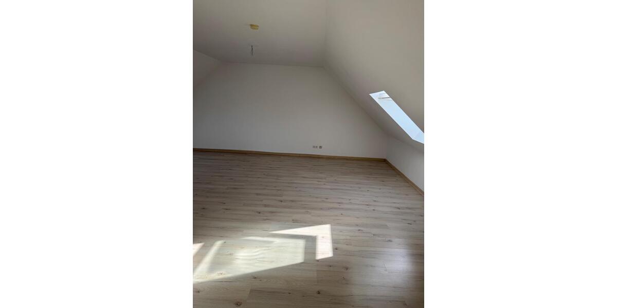 Dachgeschoßwohnung Lehrte - 2 Zimmer, 60 m&sup2;, 600&euro; | Angebot:26689005
