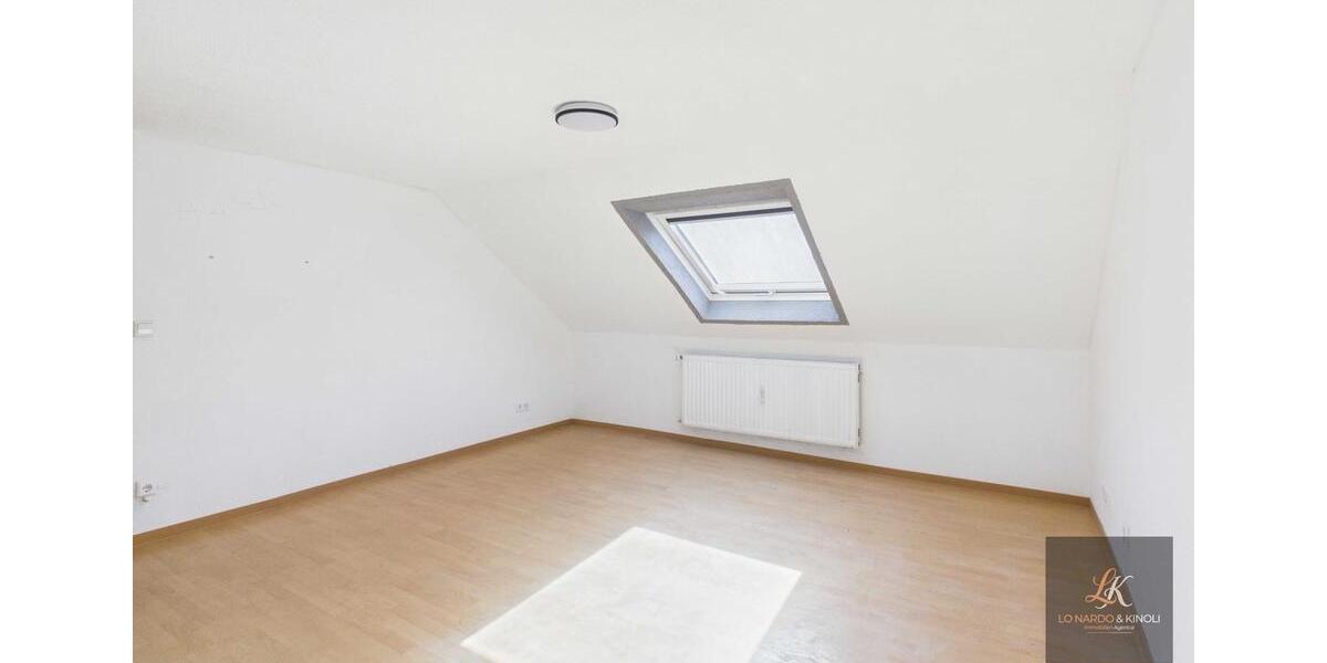 Dachgeschoßwohnung Völklingen - 3 Zimmer, 54 m&sup2;, 600&euro; | Angebot:26706134