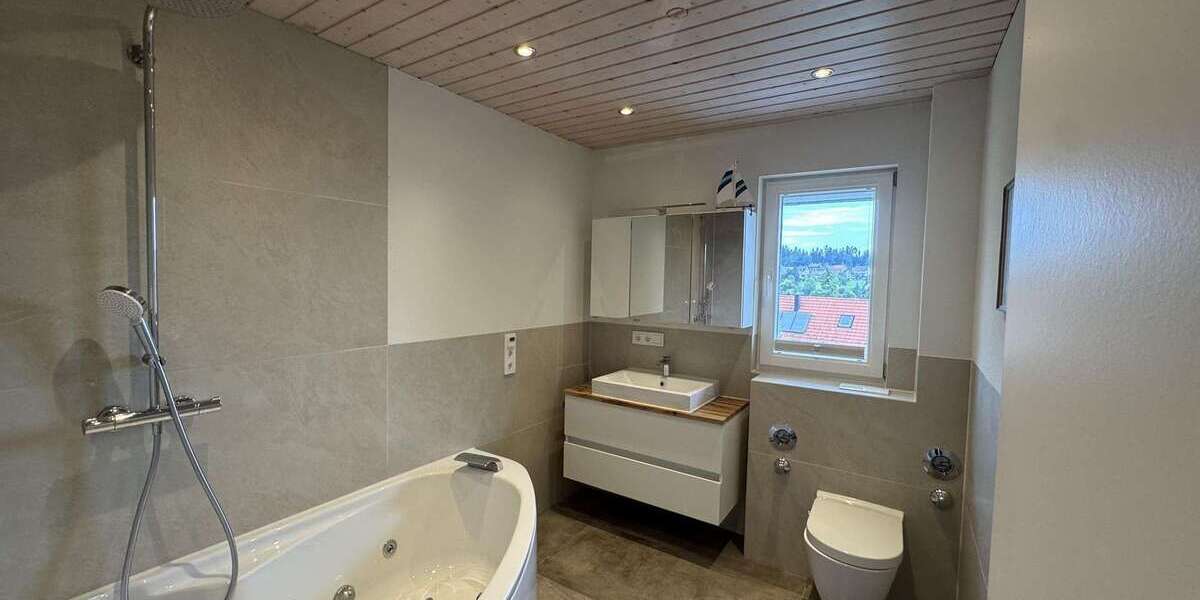 Einfamilienhaus Freudenstadt - 8 Zimmer, 170 m&sup2;, 1.790&euro; | Angebot:24255946