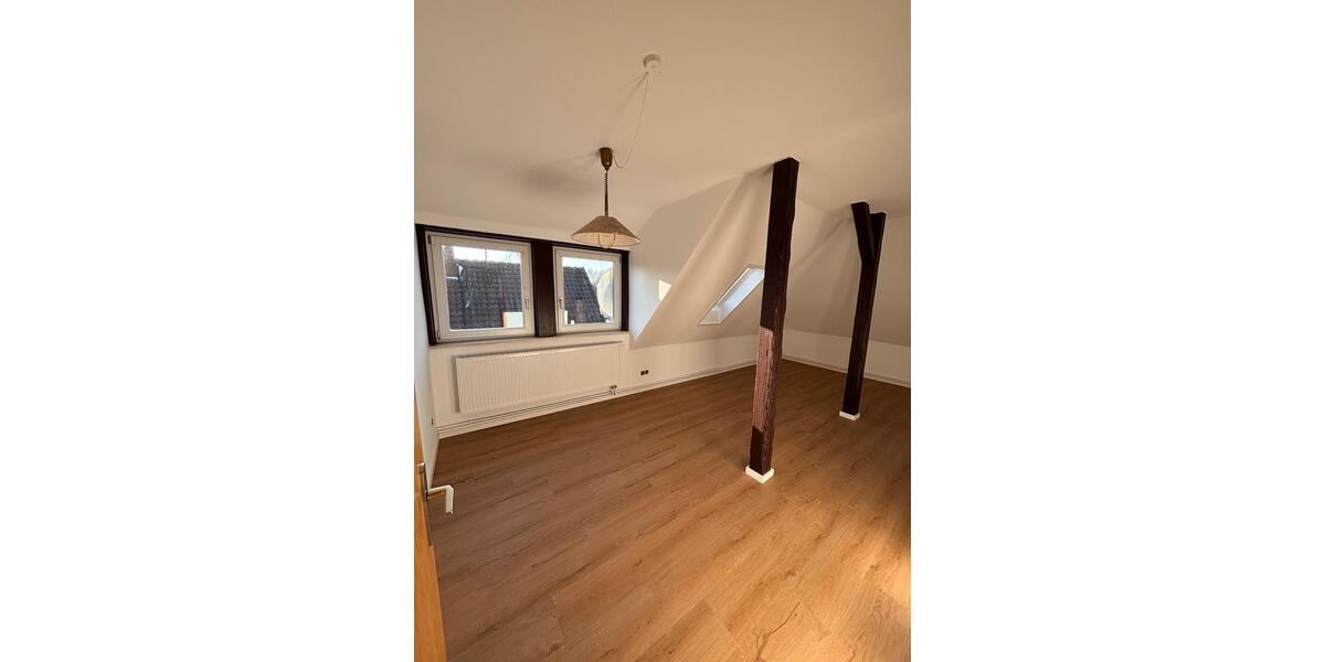 Dachgeschoßwohnung Südheide Unterlüß - 4 Zimmer, 35 m&sup2;, 400&euro; | Angebot:24585269