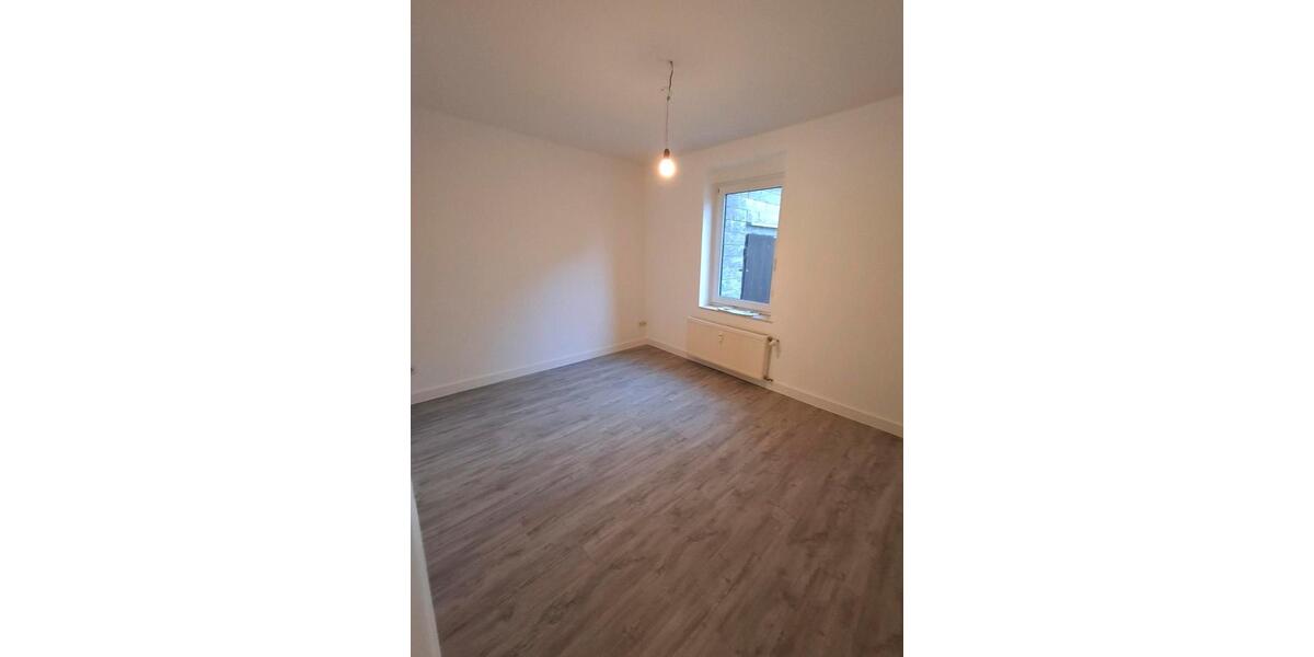 Erdgeschoßwohnung Werdau - 4 Zimmer, 101 m&sup2;, 856&euro; | Angebot:24631795