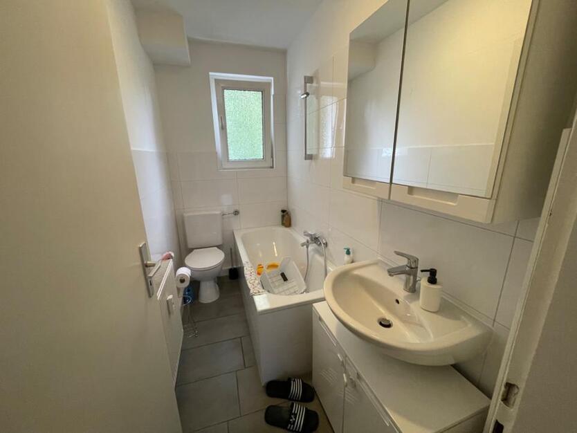 superschöne frisch renovierte 3 Zimmer Wohnung