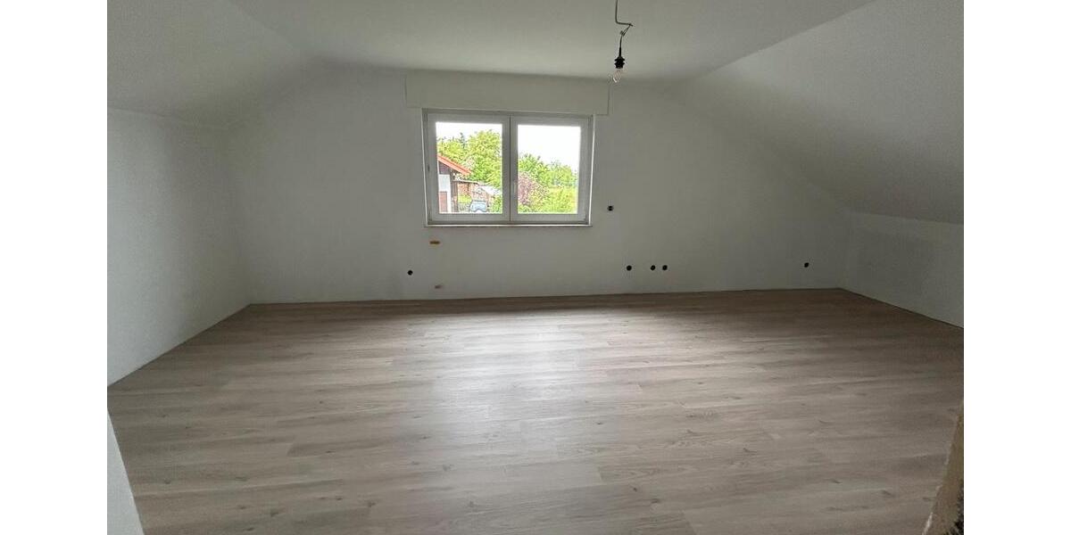 Dachgeschoßwohnung Wettenberg - 2.5 Zimmer, 80 m&sup2;, 850&euro; | Angebot:26636086