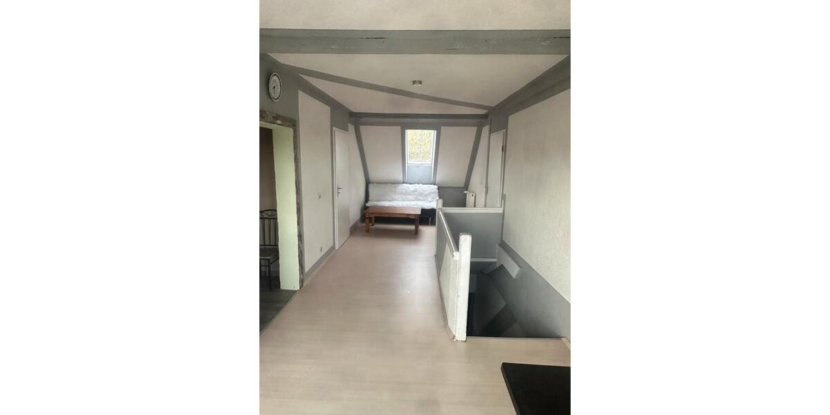 Dachgeschoßwohnung Hecklingen - 4 Zimmer, 115 m&sup2;, 850&euro; | Angebot:25960414