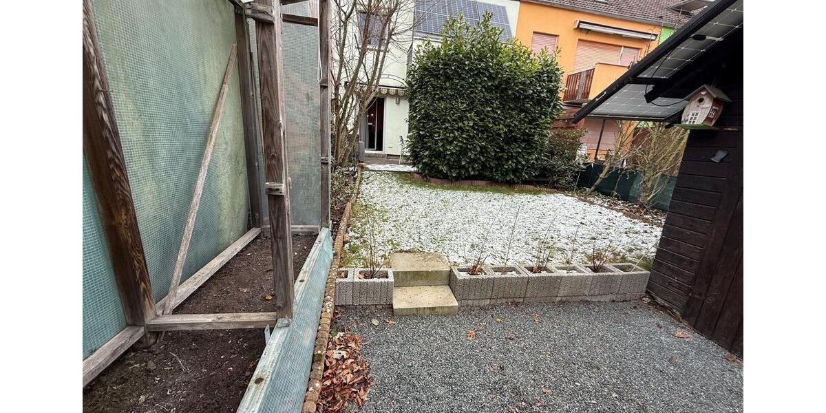 Reihenhaus Fürth Atzenhof - 6 Zimmer, 150 m&sup2;, 1.600&euro; | Angebot:24466025