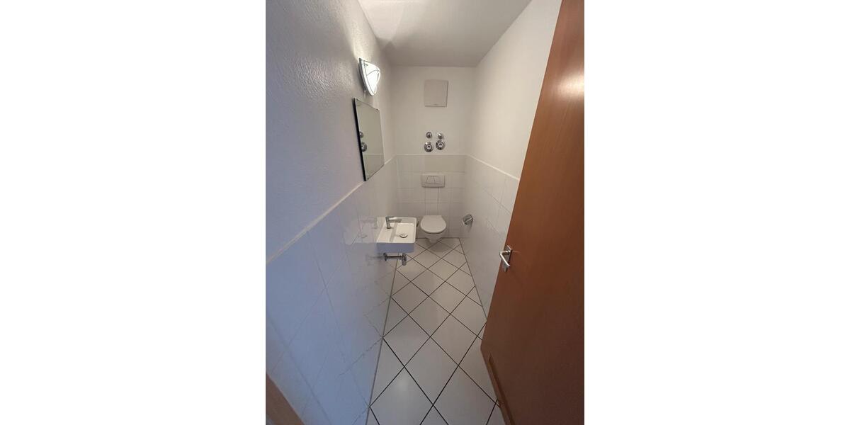 Etagenwohnung Freiberg am Neckar - 3 Zimmer, 79 m&sup2;, 1.100&euro; | Angebot:26045546