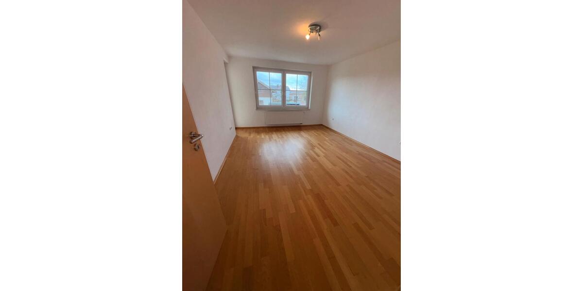 Etagenwohnung Marktl - 4 Zimmer, 120 m&sup2;, 1.490&euro; | Angebot:26560569