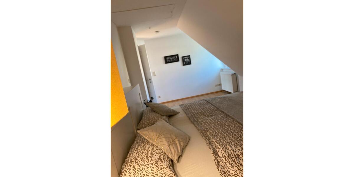 Dachgeschoßwohnung Ellerau - 3 Zimmer, 90 m&sup2;, 1.800&euro; | Angebot:25158226