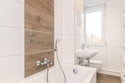 Wohnung zum Mieten in Chemnitz 392,66 € 70.75 m² 4 zimmer