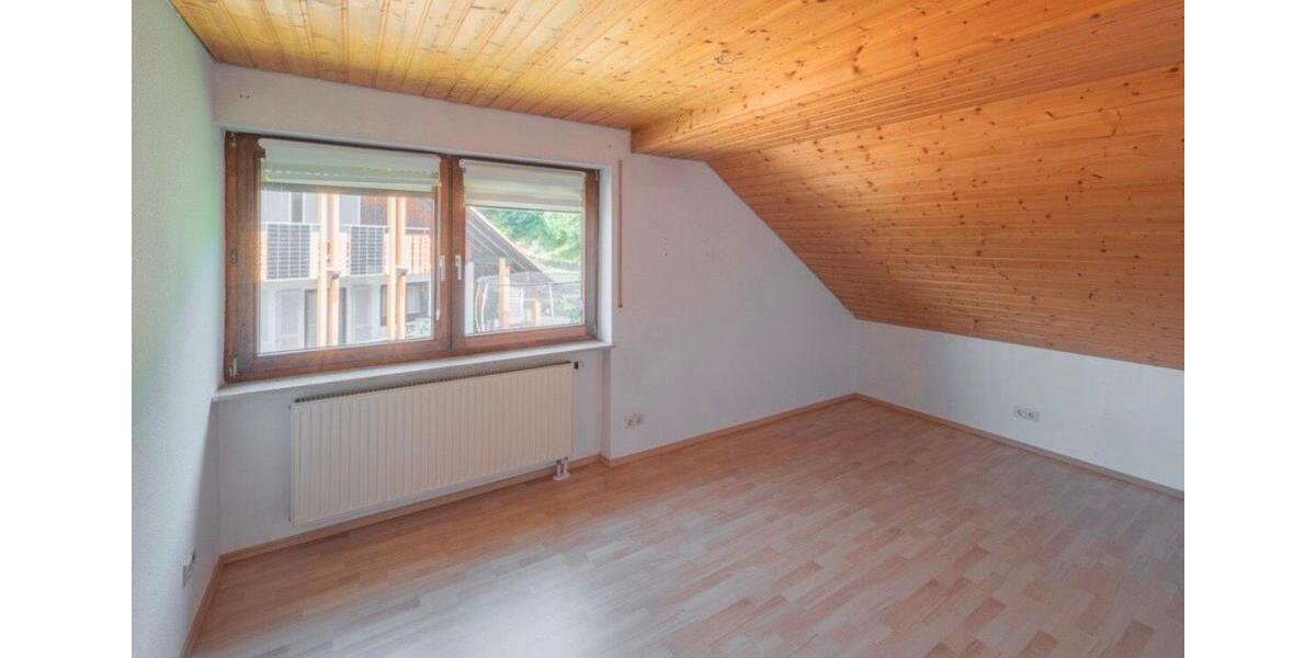 Dachgeschoßwohnung Sulz am Neckar - 3 Zimmer, 86 m&sup2;, 850&euro; | Angebot:24952153