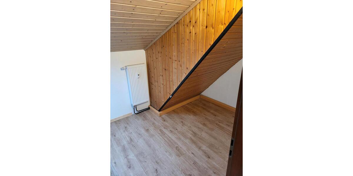 Dachgeschoßwohnung Reichenbach an der Fils - 2.5 Zimmer, 50 m&sup2;, 650&euro; | Angebot:25993636