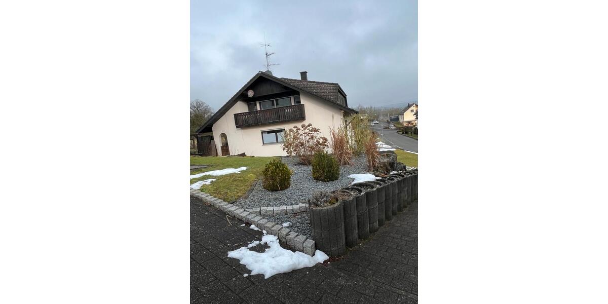 Erdgeschoßwohnung Buchen (Odenwald) - 6 Zimmer, 1 m&sup2;, 900&euro; | Angebot:24857806