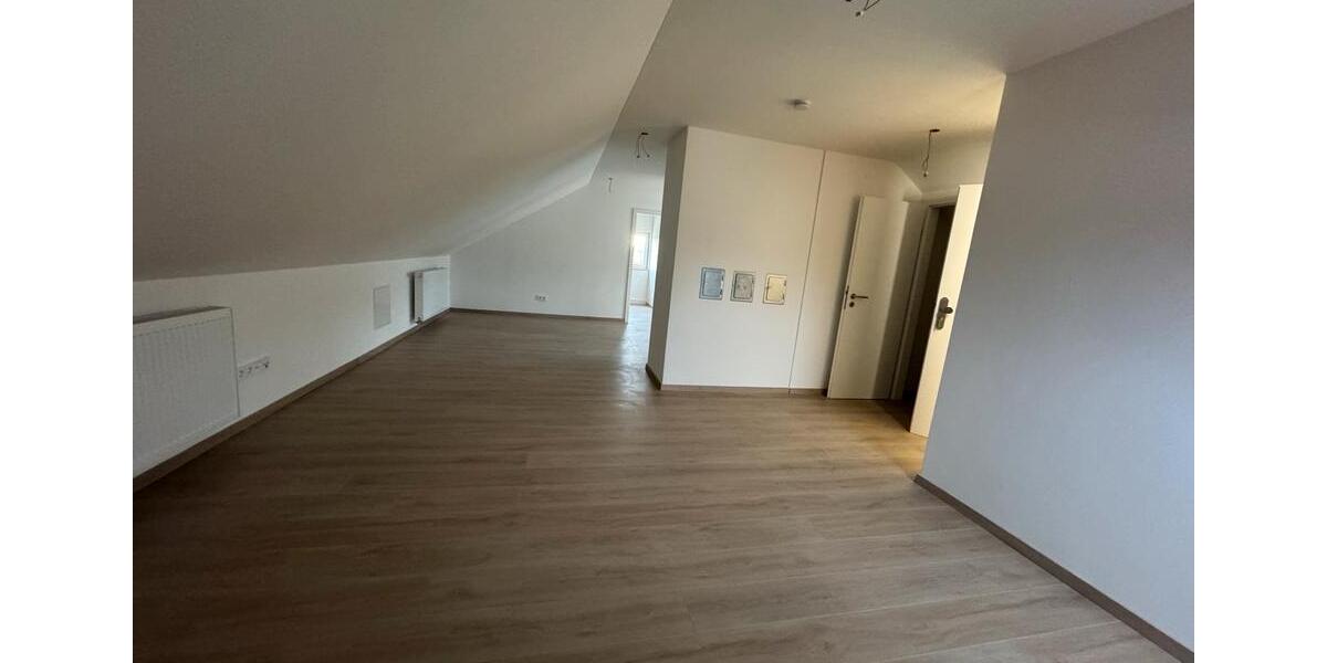 65 qm, 3-Zimmer DG-Wohnung, Nähe Airbus, Zott, Donauwörth zimmer