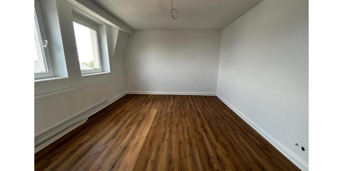 Etagenwohnung Wermelskirchen - 6 Zimmer, 110 m&sup2;, 950&euro; | Angebot:26548367