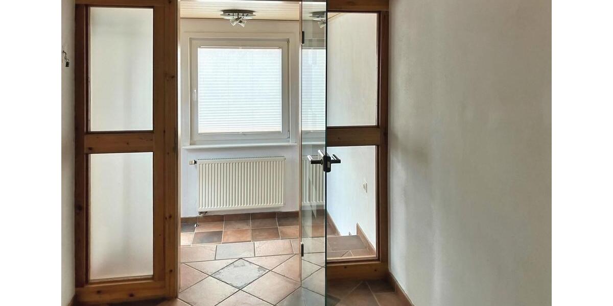 Dachgeschoßwohnung Hofgeismar - 2 Zimmer, 68 m&sup2;, 530&euro; | Angebot:26494186