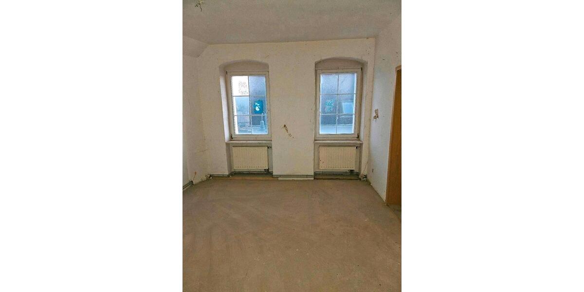 Mehrfamilienhaus, Wohnhaus Roßwein - 8 Zimmer, 140 m&sup2;, 599&euro; | Angebot:26550727