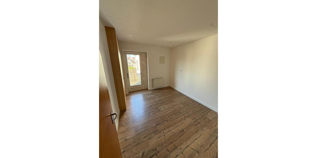 Maisonettenwohnung Flensburg - 5 Zimmer, 136 m&sup2;, 1.210&euro; | Angebot:26478583