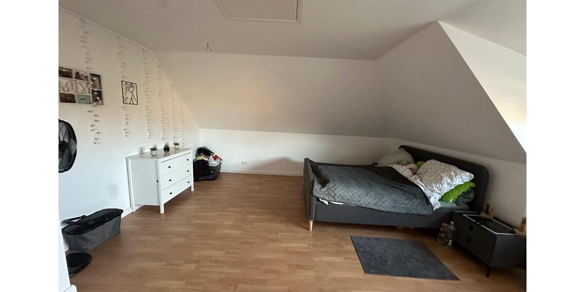 Dachgeschoßwohnung Aukrug - 2.5 Zimmer, 72 m&sup2;, 1.000&euro; | Angebot:23803338