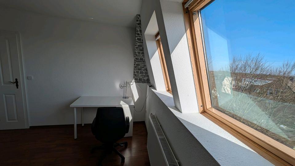 Wohnen auf Zeit Bremerhaven Lehe - 6 Zimmer, 170 m&sup2;, 350&euro; | Angebot:26477405
