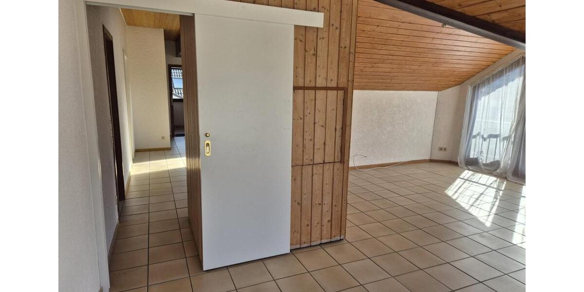 Dachgeschoßwohnung Kelkheim (Taunus) - 2 Zimmer, 67 m&sup2;, 870&euro; | Angebot:25613862