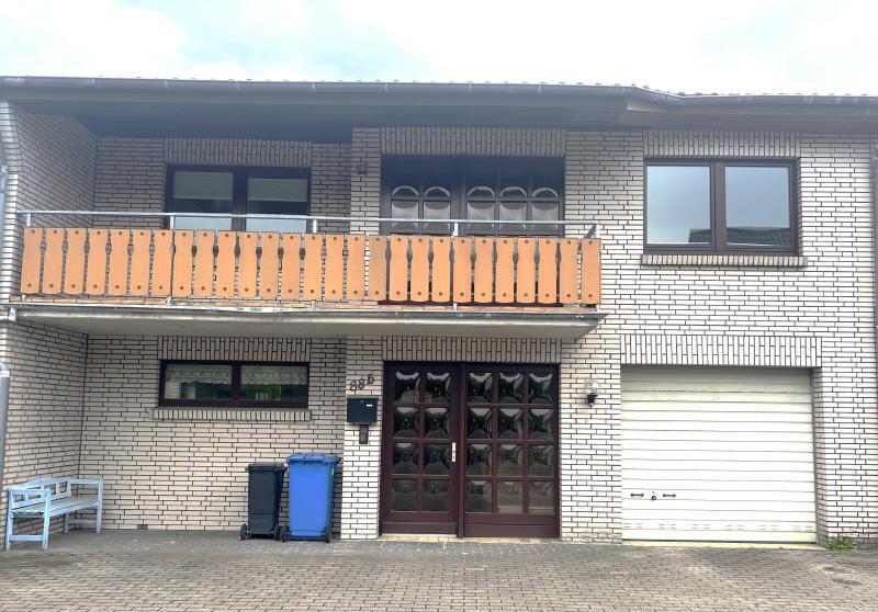 3-Zimmer-Wohnung mit Balkon, Einbauküche und Garage – zentral & ruhig gelegen