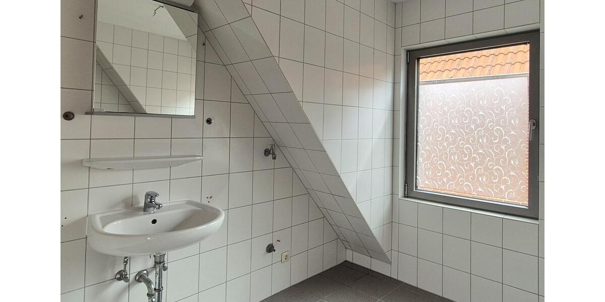 Dachgeschoßwohnung Esens - 2 Zimmer, 75 m&sup2;, 600&euro; | Angebot:26368384