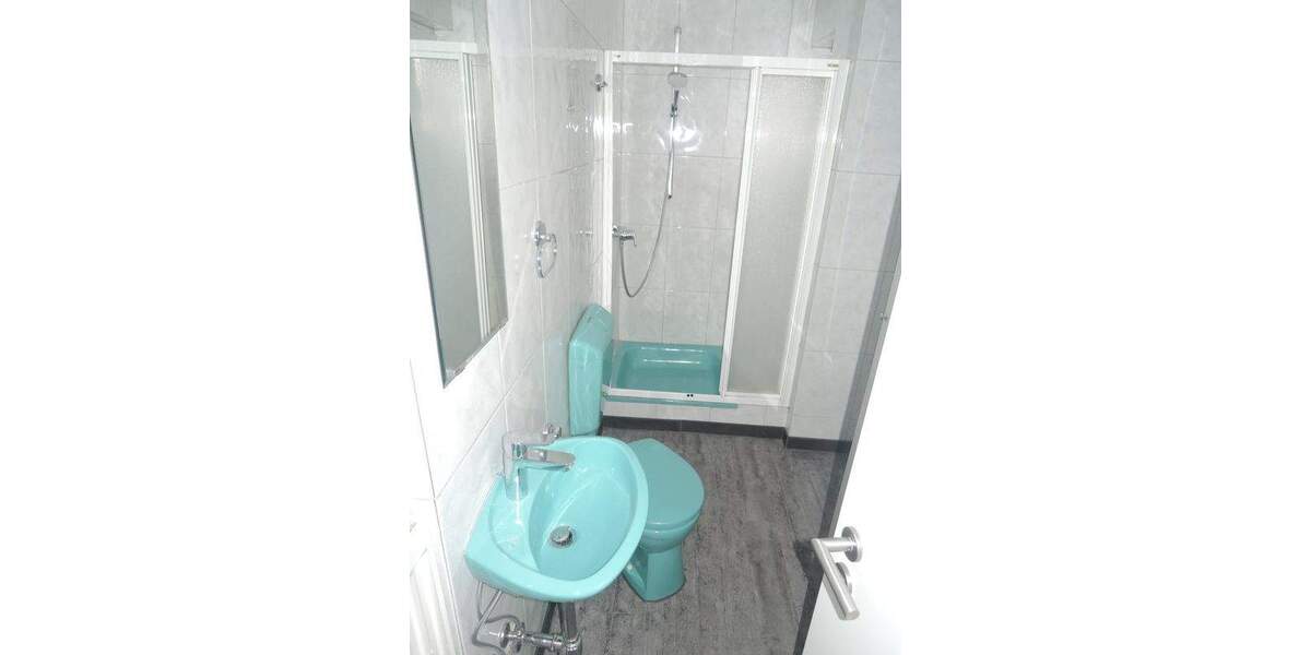 Top gepflegte und helle Etagenwohnung mit Einbauküche, Balkon und Gartennutzung nahe der Innenstadt 3 zimmer