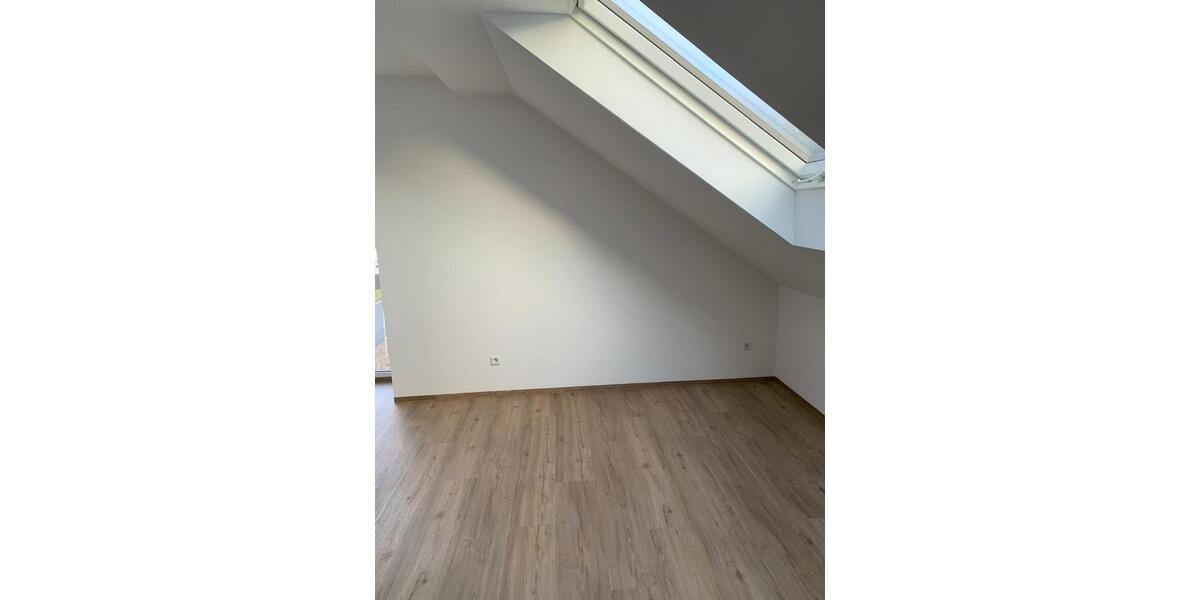 Dachgeschoßwohnung Gummersbach Berstig Süd - 4 Zimmer, 78 m&sup2;, 860&euro; | Angebot:26686425