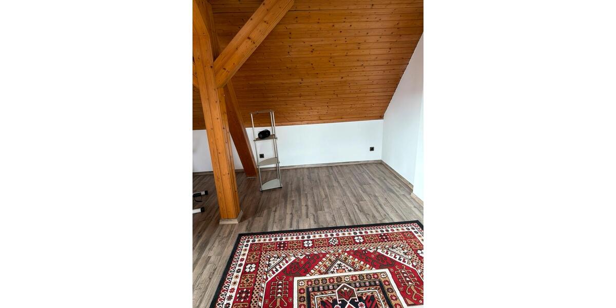 Dachgeschoßwohnung Höxter - 1 Zimmer, 35 m&sup2;, 250&euro; | Angebot:25942910