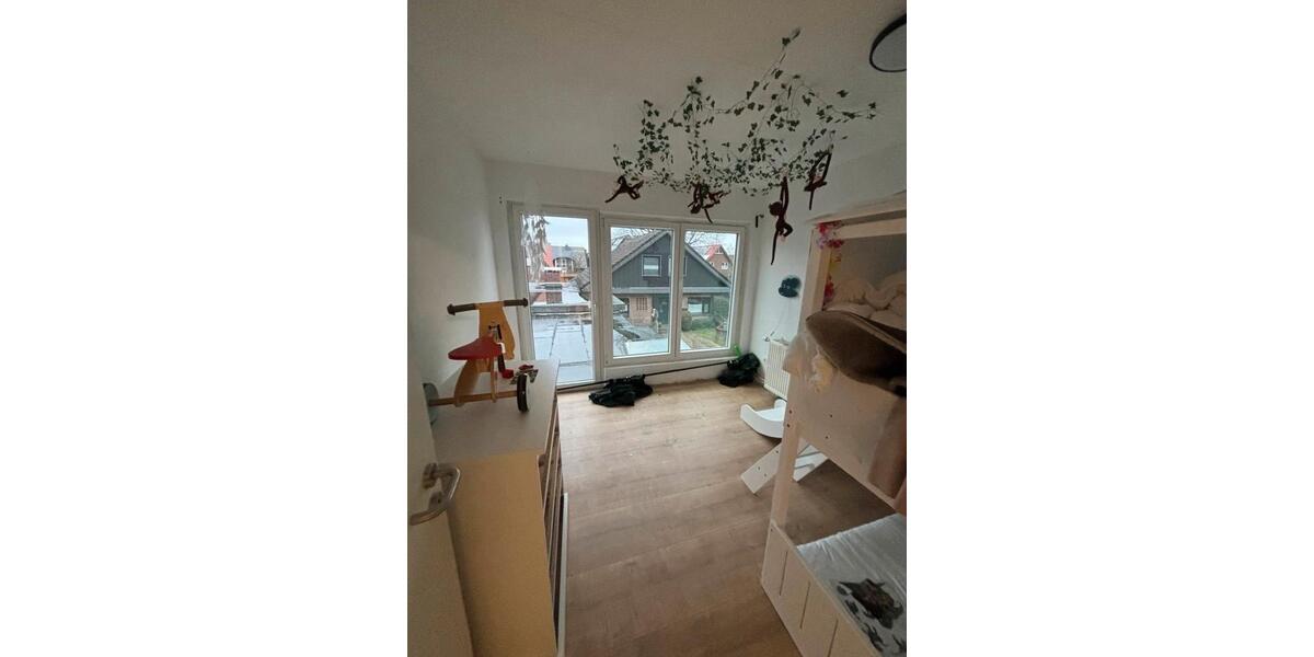 Dachgeschoßwohnung Oldenburg Eversten - 4 Zimmer, 70 m&sup2;, 900&euro; | Angebot:24583045