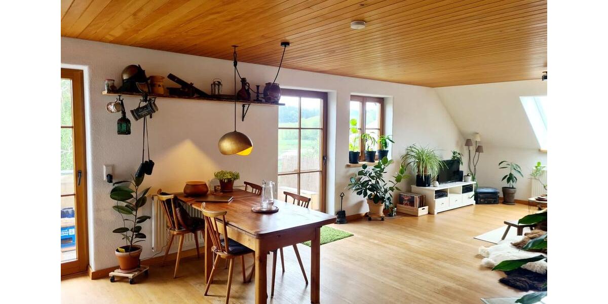 Dachgeschoßwohnung Argenbühl - 5 Zimmer, 141 m&sup2;, 1.500&euro; | Angebot:25931279